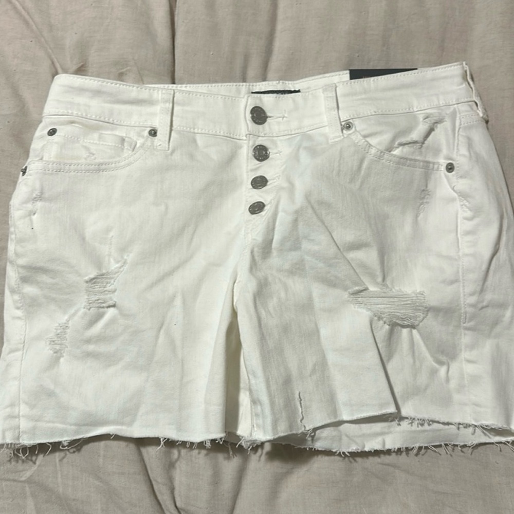 Torrid Mid-Rise white shorts